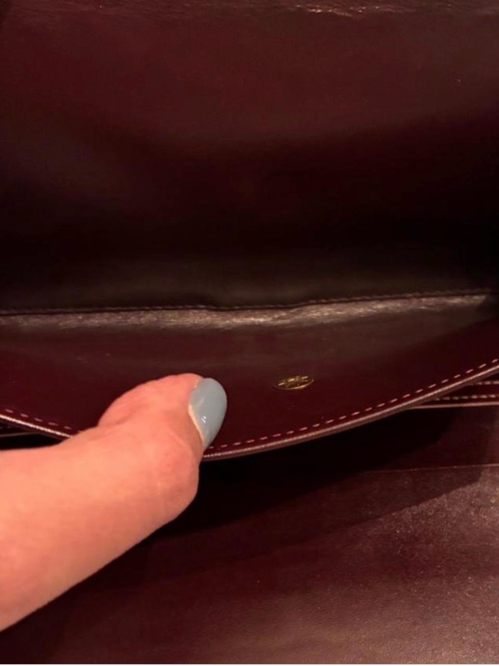 LV in MINT CONDITION - Vintage Louis Vuitton Suhali Porte Tresor Wallet in Prune - Picture 6 of 11